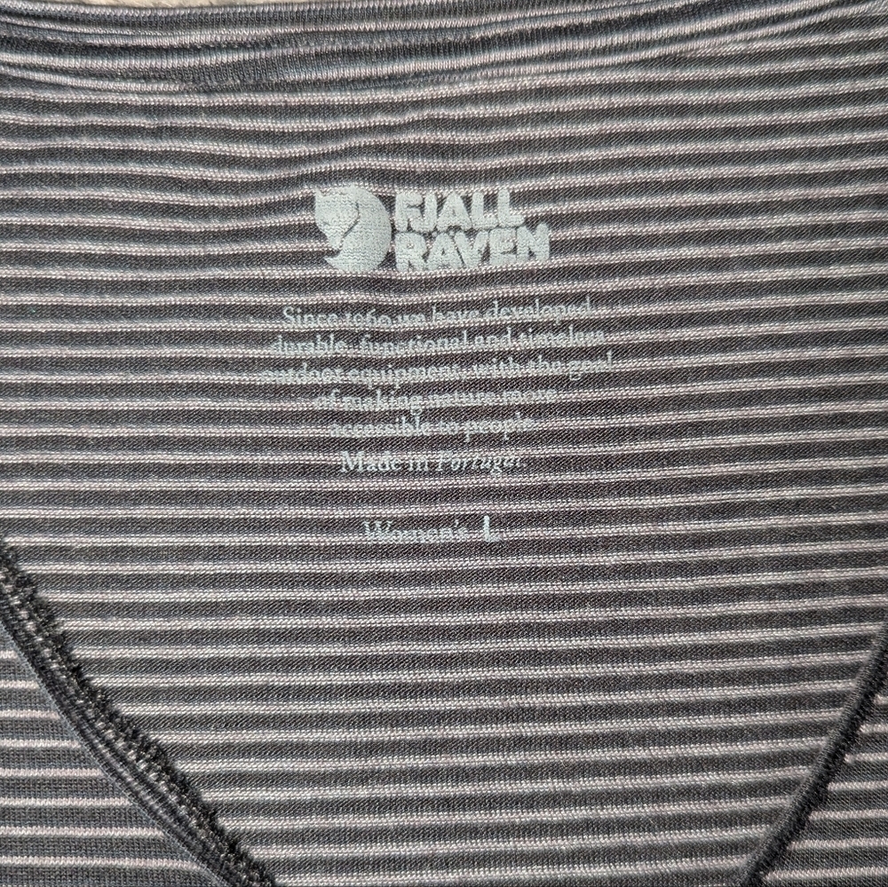 Fjallraven Abisko Cool T-Shirt V Neck Grey Black Stripe Women's Large - Picture 3 of 10